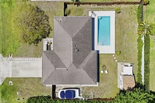 157 Willoughby Dr, Naples, FL 34110 - Photo 5