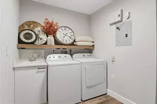 88 Silver Oaks Cir, Naples, FL 34119 - Photo 29