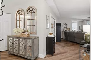 88 Silver Oaks Cir, Naples, FL 34119 - Photo 3