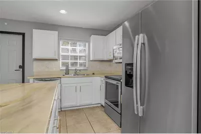 5172 Leeds Rd, Fort Myers, FL 33907 - Photo 7