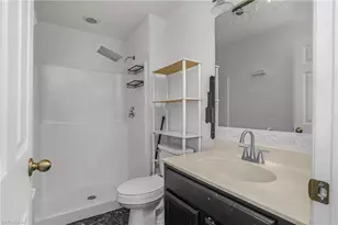 5172 Leeds Rd, Fort Myers, FL 33907 - Photo 15