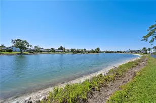 820 New Waterford Dr W, Naples, FL 34104 - Photo 23