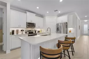 379 Grace Bay Ln, Naples, FL 34114 - Photo 5