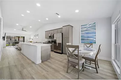 822 Gulf Pavilion Dr #201, Naples, FL 34108 - Photo 9