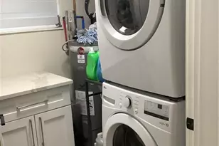 3323 Guilford ct, Naples, FL 34112 - Photo 3