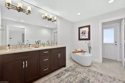 812 Tallow Tree Ct, Naples, FL 34108 - Photo 9