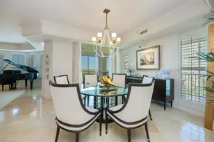 285 Grande Way, Naples, FL 34110 - Photo 5