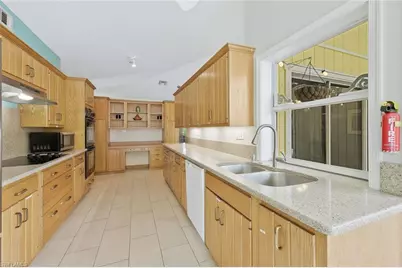 10370 Main Dr, Bonita Springs, FL 34135 - Photo 15