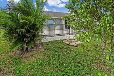 6721 Sloane Pl, Naples, FL 34104 - Photo 23