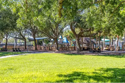 281 4th St S #101, Naples, FL 34102 - Photo 45