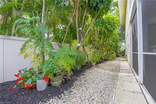 281 4th St S, Naples, FL 34102 - Photo 31