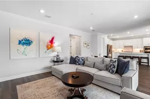 10428 Ventana Ln, Naples, FL 34120 - Photo 9