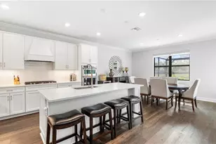 10428 Ventana Ln, Naples, FL 34120 - Photo 5