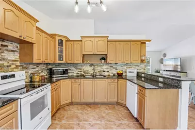 3360 2nd Ave NE, Naples, FL 34120 - Photo 9