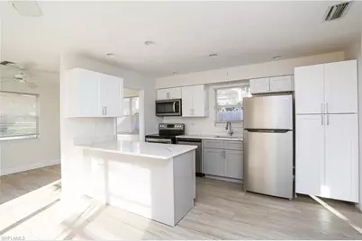 521 96th Ave N #B, Naples, FL 34108 - Photo 3