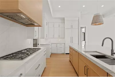 207 Monterey Dr, Naples, FL 34119 - Photo 9