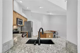 10631 Regent Cir, Naples, FL 34109 - Photo 5