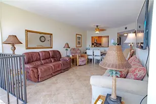 805 River Point Dr, Naples, FL 34102 - Photo 11