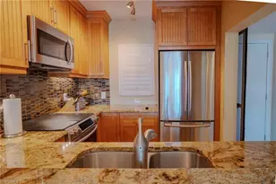 805 River Point Dr, Naples, FL 34102 - Photo 15