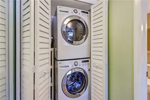 5 High Point Cir W, Naples, FL 34103 - Photo 3