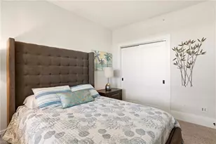 425 Cove Tower Dr, Naples, FL 34110 - Photo 29