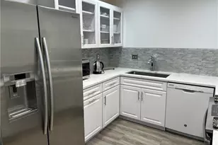509 Roma Ct, Naples, FL 34110 - Photo 9