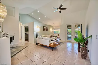 186 Muirfield Cir, Naples, FL 34113 - Photo 17