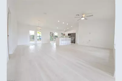 687 Grove Dr, Naples, FL 34120 - Photo 5