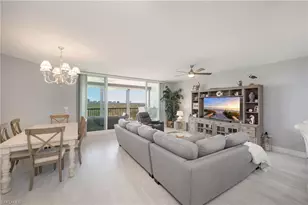 425 Cove Tower Dr, Naples, FL 34110 - Photo 5