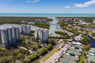 425 Cove Tower Dr, Naples, FL 34110 - Photo 17