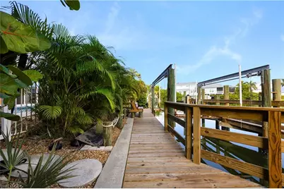 1748 Jewel Box Dr, Sanibel, FL 33957 - Photo 15