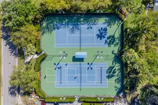 8700 Ibis Cove Cir, Naples, FL 34119 - Photo 27