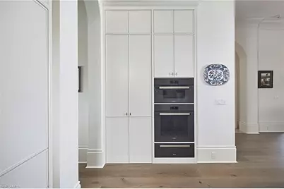 2220 Miramonte Ct, Naples, FL 34105 - Photo 9