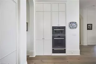 2220 Miramonte Ct, Naples, FL 34105 - Photo 9