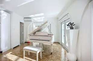 10242 Vanderbilt Dr, Naples, FL 34108 - Photo 3