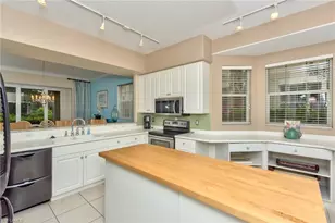 638 Vintage Reserve Cir, Naples, FL 34119 - Photo 9