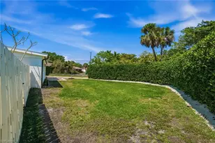 2300 Estey Ave, Naples, FL 34104 - Photo 31