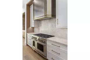 725 Pectin Rd, Naples, FL 34102 - Photo 9