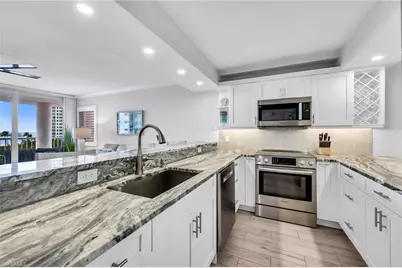 40 Seagate Dr #303A, Naples, FL 34103 - Photo 11