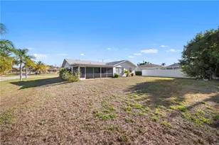 624 SE 35th St, Cape Coral, FL 33904 - Photo 17