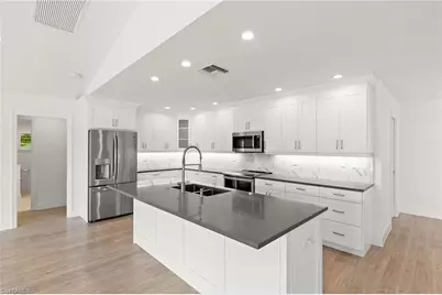 2178 Pine Woods Cir #25, Naples, FL 34105 - Photo 11