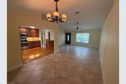 5361 Hickory Wood Dr, Naples, FL 34119 - Photo 5
