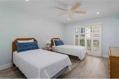 3450 Gulf Shore Blvd N #305, Naples, FL 34103 - Photo 23