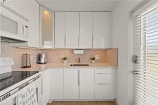 277 8th Ave S, Naples, FL 34102 - Photo 5