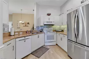 184 Vintage Cir, Naples, FL 34119 - Photo 5