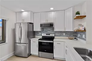 11220 Caravel Cir, Fort Myers, FL 33908 - Photo 7