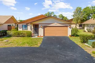 6487 Royal Woods Dr, Fort Myers, FL 33908 - Photo 3