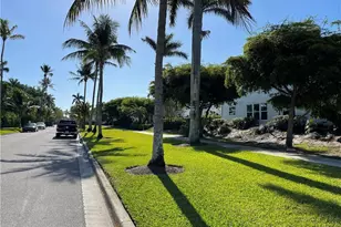 254 6th Ave S, Naples, FL 34102 - Photo 37