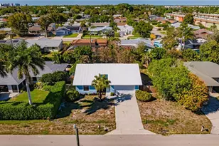 1337 N Alhambra Cir, Naples, FL 34103 - Photo 39