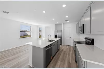 27907 Radiant Ct, Bonita Springs, FL 34135 - Photo 17